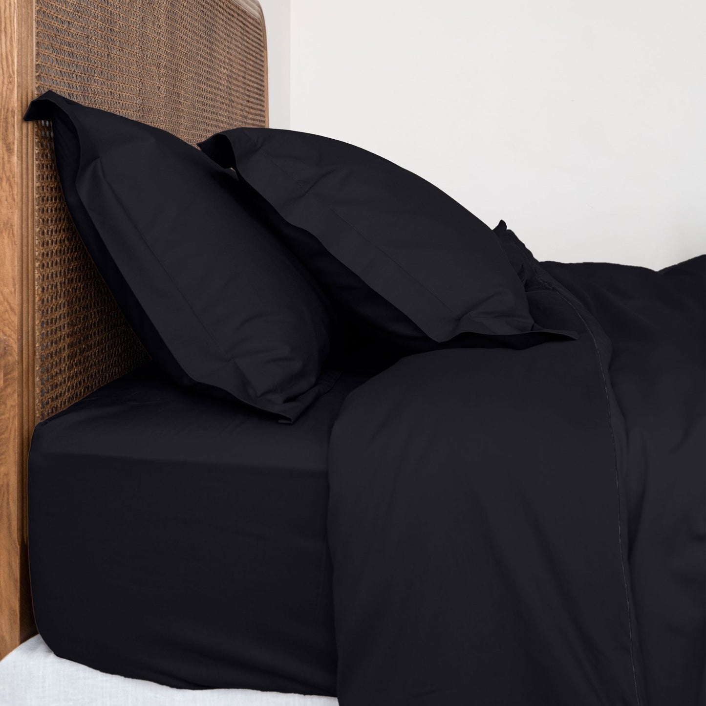 Satininio pynimo patalynės komplektas – tamsios spalvos