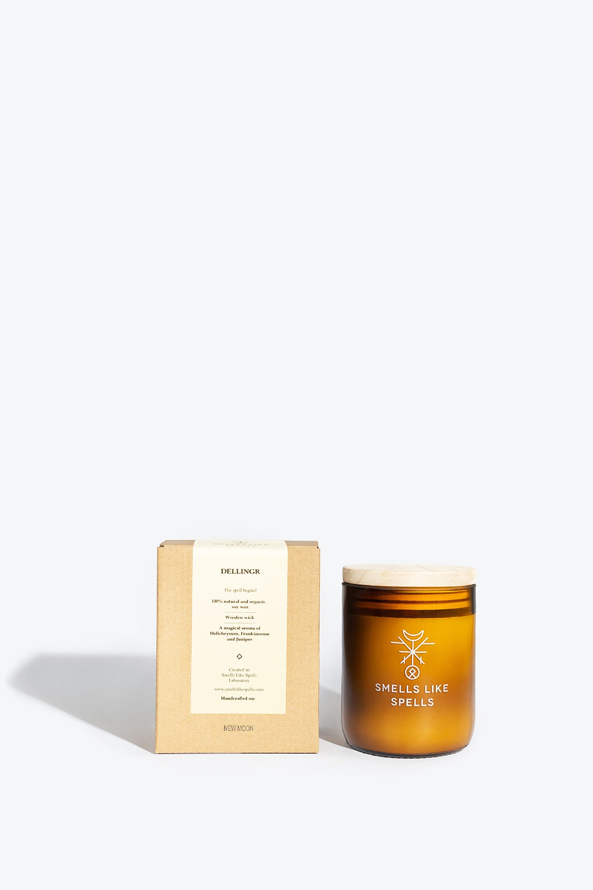 Soy wax scented candle with wooden wick DELLINGR Smells Like Spells