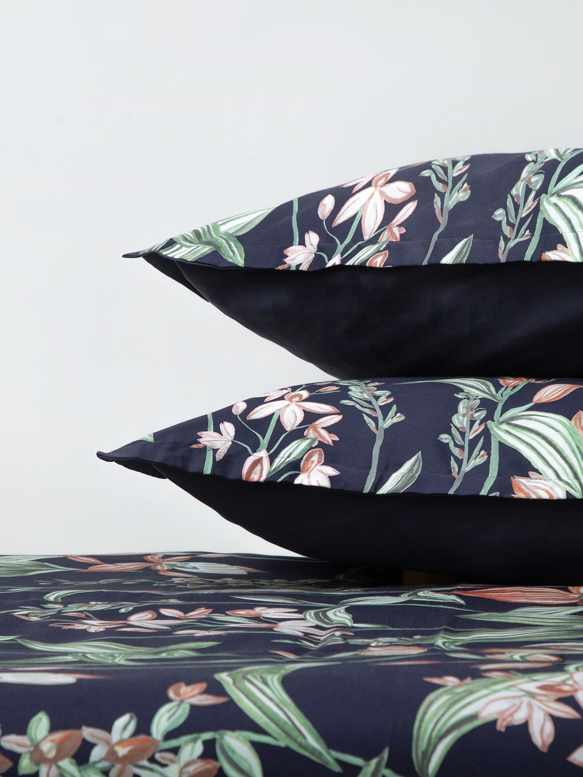 Satin bed linen set in 210 thread count cotton fibre, 160x200 cm-2